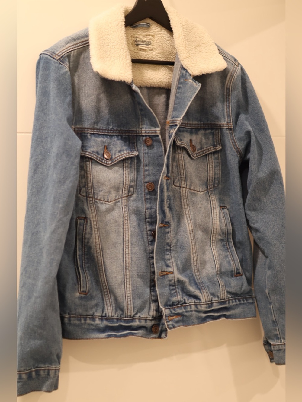 American Vintage Sherpa Lined Denim Trucker Jacket Light Wash